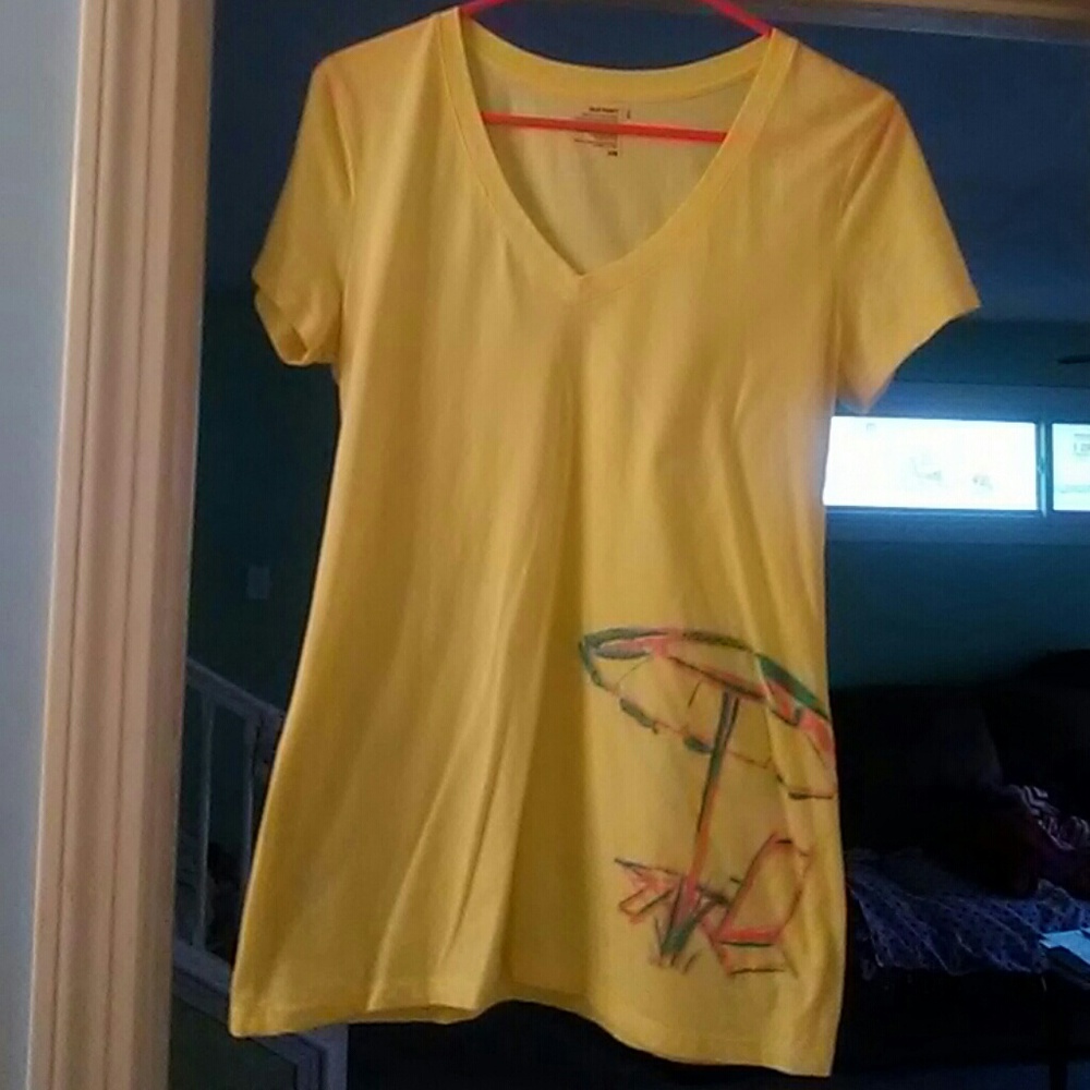 Old navy tee